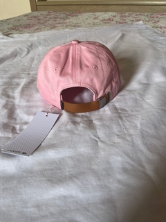 Boné Lacoste Big Croc Bordado Rosa - Pisandocomestilostore