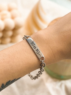 Pulsera acero feminista frase No es No