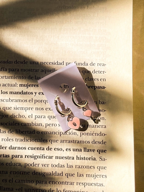 Aros Argollitas Acero blanco con Dije Corazon y candado esmaltado rosa