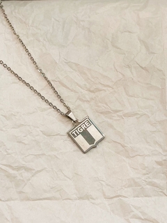 Dije escudo Tigre con cadena acero - comprar online
