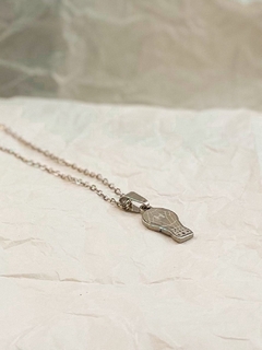 Dije escudo de Huracán con cadena en internet