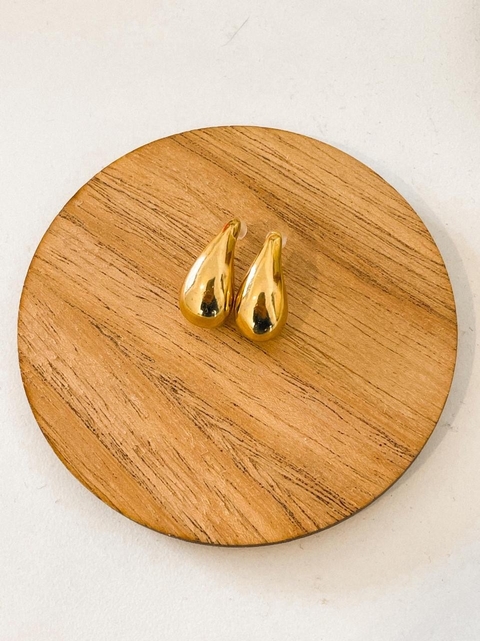 Aros tipo gota Gold. TENDENCIA