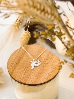 DIJE COLIBRI PLATA CON MICROCRISTAL Y CADENA ACERO BLANCO - comprar online