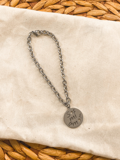 Pulsera con dije frase SOS MI AMOR acero - comprar online
