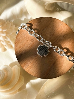 Pulsera Acero blanco con dijes cruz equilibrio labradas - tienda online