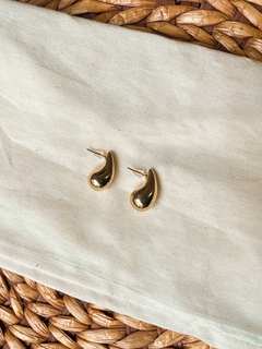 Aros tipo gota Gold. TENDENCIA - comprar online