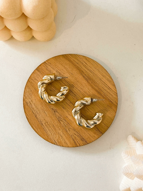 AROS TRENZADOS INFLADOS CHUNKY LAMINADA EN DORADO