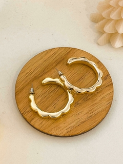 AROS ARGOLLAS CON RELIEVE LAMINADA EN DORADO-CHUNKY