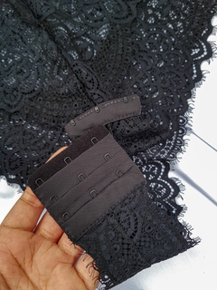 Body Topissimo em renda preto - Minúcia lingerie