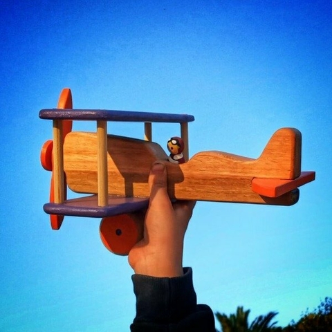AVIÓN DE MADERA