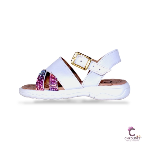 Sandalias para bebés. Sandalias elegantes para bebés. Sandalias con hebilla