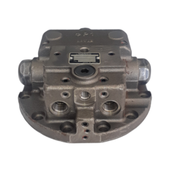 TAMPA MOTOR DE TRAÇÃO ESCAVADEIRA E135B - Cód. YY15V00015R460 - comprar online