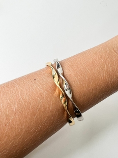 Bracelete torcido