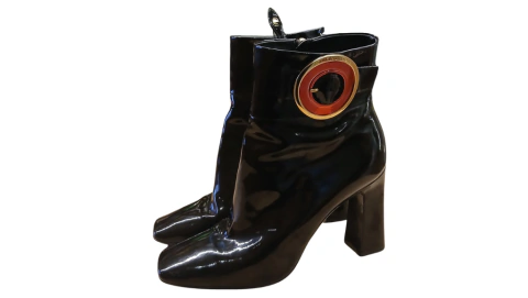 Bota Louis Vuitton Verniz Com Detalhe Dourado Tamanho 37