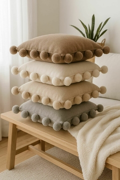 ALMOHADON POMPON - comprar online