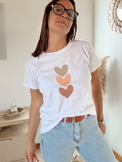 Remera tres corazones - comprar online