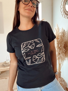 Remera flower - comprar online