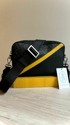 Cartera Fendi Diagonal Camera Case en internet