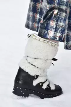 Imagen de BOTAS CHANEL T. 36