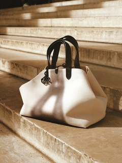 Cartera Dior Tote Eiffel - The Brand Closet