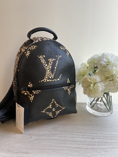 Mochila Louis Vuitton Jungle Palm Springs - The Brand Closet