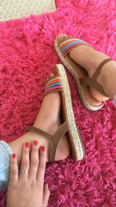 Sandália Flatform Ana Em Couro com fivela e tranças