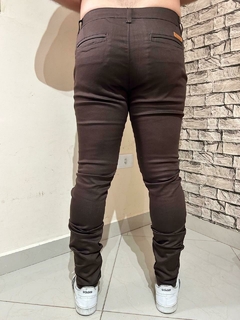 CALÇA SARJA ALFAIATARIA SUPER SKINNY MARROM REF 700101 - loja online