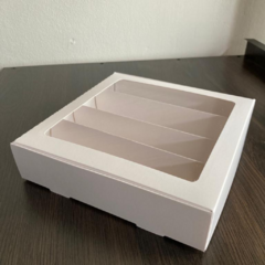 Caja Con Visor Y Separador 19x19x4.5 - comprar online