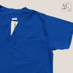 Scrub azul rey hombre en internet