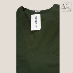 Scrub verde olivo hombre en internet