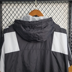 Corta Vento Adidas - Preto, Branco e Marrom - GOATshopping - WWE, Grifes, Gym, & Sneakers