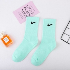 Meias Esportivas Nike Cano Longo na internet