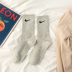 Meias Esportivas Nike Cano Longo na internet