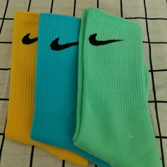 Meias Esportivas Nike Cano Longo na internet