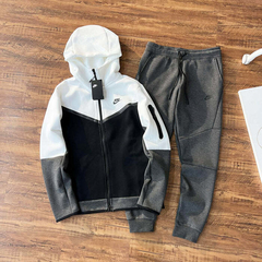 Conjunto Nike Tech Fleece - Preto, Cinza e Branco