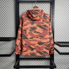 Corta Vento Nike - Marrom, Laranja e Preto - comprar online