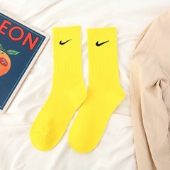 Meias Esportivas Nike Cano Longo na internet