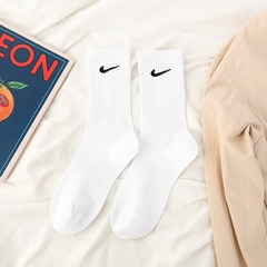 Meias Esportivas Nike Cano Longo - GOATshopping - WWE, Grifes, Gym, & Sneakers