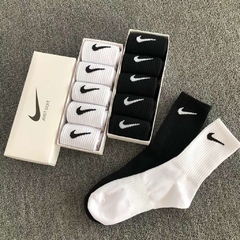 Meias Nike Cano Alto – Caixa com 5 Pares 100% Algodão - GOATshopping - WWE, Grifes, Gym, & Sneakers