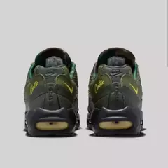Corteiz x Nike Air Max 95 SP Gutta Green na internet