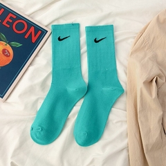 Imagem do Meias Esportivas Nike Cano Longo