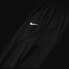 Imagem do Conjunto Nike Preto Slim | Esportivo e Casual com Estilo Total Black