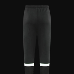 Conjunto Nike Branco & Preto | Edição Esportiva com Faixa no Peito