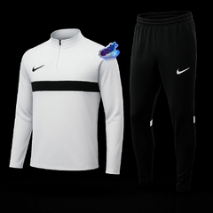 Conjunto Nike Branco & Preto | Edição Esportiva com Faixa no Peito - comprar online