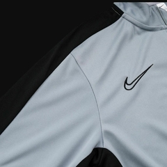 Imagem do Conjunto Nike Tech Cinza & Preto | Roupa de Treino Slim com Estilo