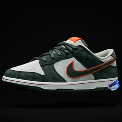 Tênis Nike SB Dunk Low Verde com Swoosh Laranja | Streetwear Premium - comprar online