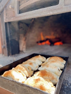COMBO DE BONDIOLA, PANCITOS, SALSAS Y EMPANADAS PARA 30 PERSONAS ( Ver descripcion ) en internet