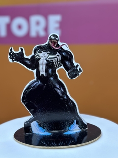ADORNO CON BASE PARA TORTA VENOM