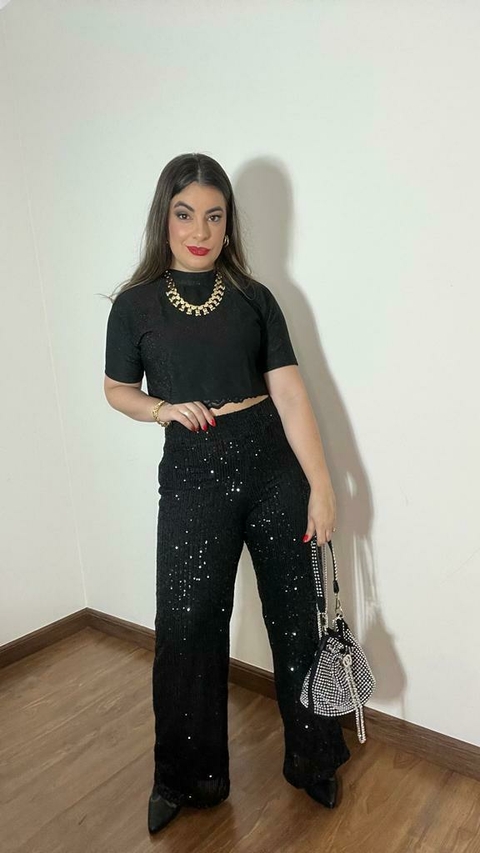 Calça Paris pantalona em paete