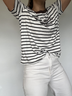 Remera Saint - Simona indumentaria